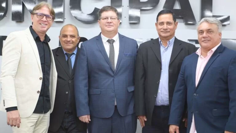 Nova Mesa Diretora toma posse em sessão da Câmara Municipal de Corumbá