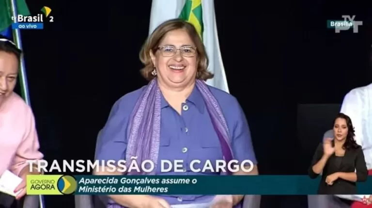 Cida Gonçalves é empossada ministra das Mulheres