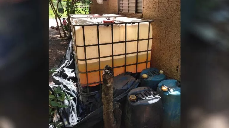 PF apreende mais de 1.300 litros de combustível contrabandeado da Bolívia