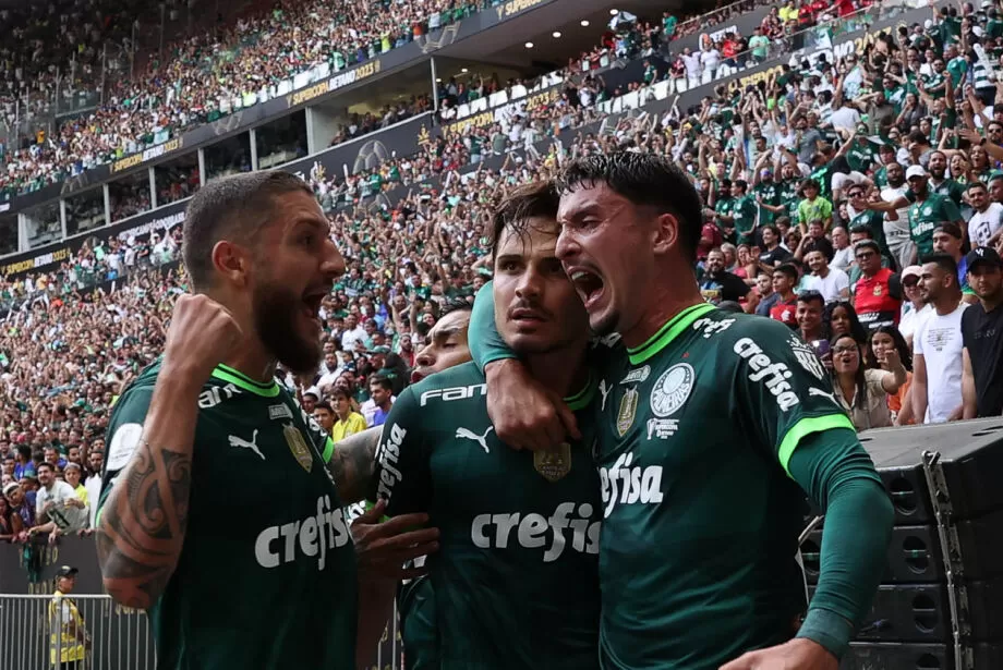 Leia mais sobre o artigo Palmeiras supera Flamengo em jogo de 7 gols e conquista Supercopa do Brasil