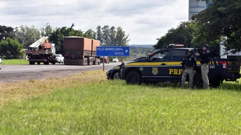 Após interdições por golpistas, BR-163 amanhece sem pontos de bloqueio