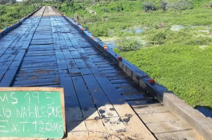 Leia mais sobre o artigo Com reforma concluída, ponte sobre o rio Nabileque libera passagem de veículos