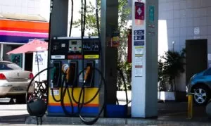 Leia mais sobre o artigo Preço de combustíveis tem queda nos postos de gasolina, diz ANP