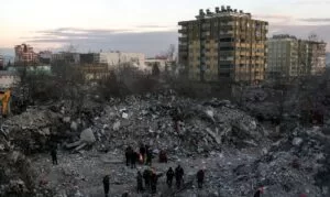 Leia mais sobre o artigo Adolescente é resgatada de escombros na Turquia 10 dias após terremoto