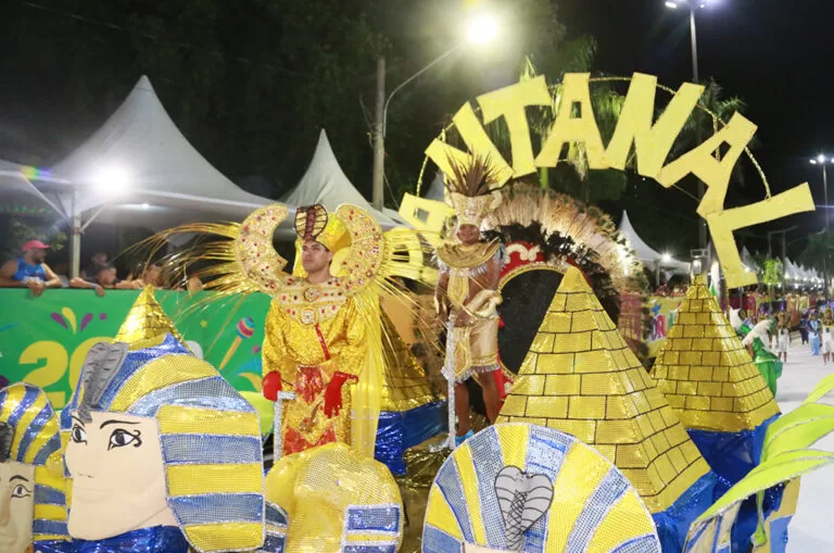 Acadêmicos do Pantanal entra no ritmo do zodíaco para falar dos signos no carnaval