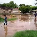 Chuva volta alagar diversas ruas e bairros de Corumbá | vídeo