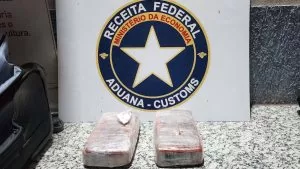 Leia mais sobre o artigo Boliviano é flagrado com 2,2 quilos de cocaína na fronteira e taxista presa por migração ilegal