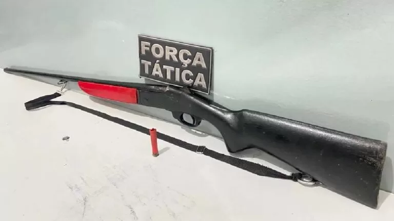 Força Tática apreende arma de fogo após autor ameaçar familiares em sítio