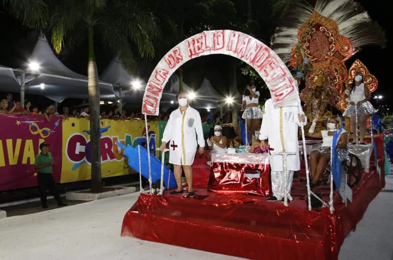 Com pioneiro da ortopedia em MS Imperatriz Corumbaense faz homenagem a Hélio Mandetta