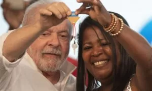 Leia mais sobre o artigo Lula assina medida provisória que retoma o Minha Casa, Minha Vida