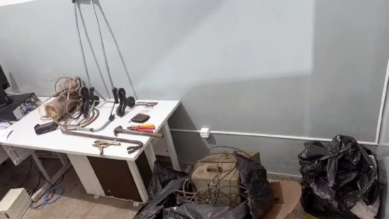 PM recupera objetos furtados de serralheria durante abordagem