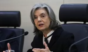 Leia mais sobre o artigo Cármen Lúcia envia processos de Bolsonaro para Justiça do DF