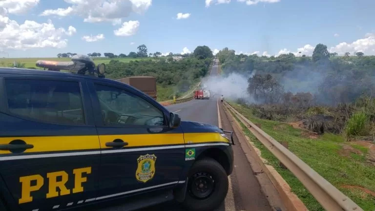 Acidente entre carreta e caminhão deixa três mortos e interdição da BR-163 em Eldorado