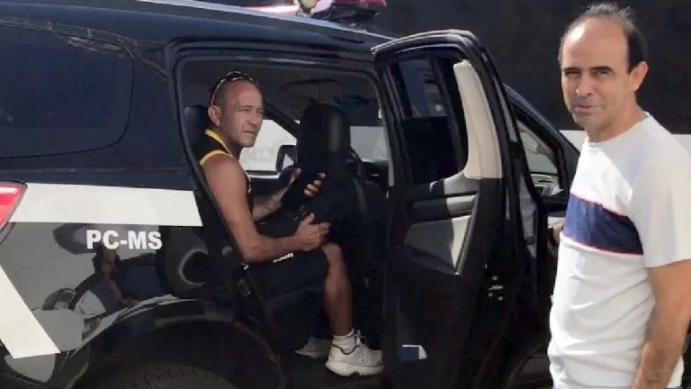 Homem desempregado e passando fome encontra ajuda de policiais de Campo Grande