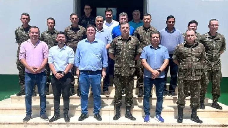 General apresenta aos vereadores planos para nova sede da Brigada em Corumbá