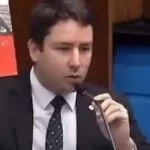 Deputado usa livro de Hitler durante discurso na Assembleia do Mato Grosso do Sul