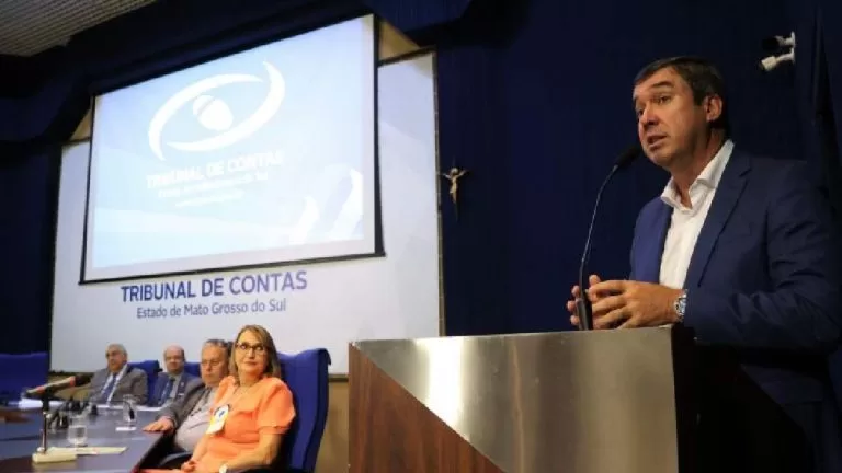 Governador reafirma compromisso com gestão municipalista em reunião com vereadores