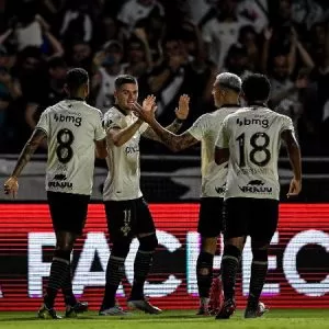 Leia mais sobre o artigo Vasco vence Bangu e vai enfrentar o Flamengo na semifinal do Carioca