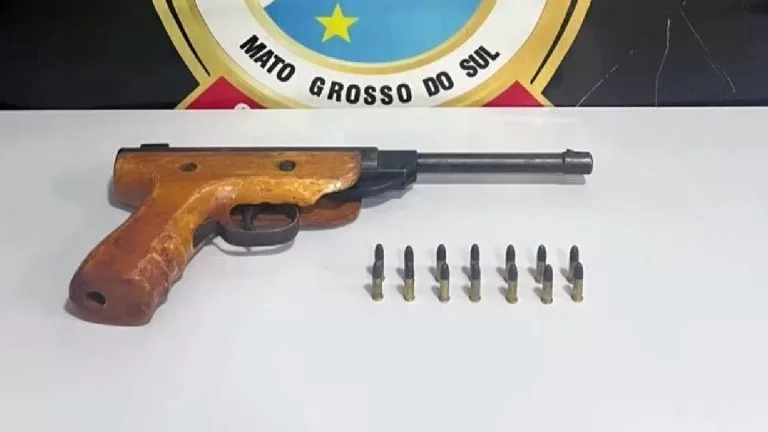 Motorista de ônibus escolar é preso por suspeita de abuso sexual contra adolescente