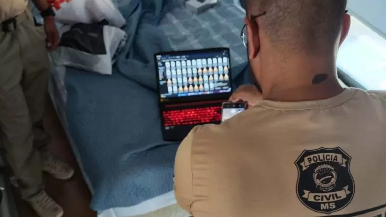Homem é preso em flagrante por armazenar material pornográfico infantil em Dourados