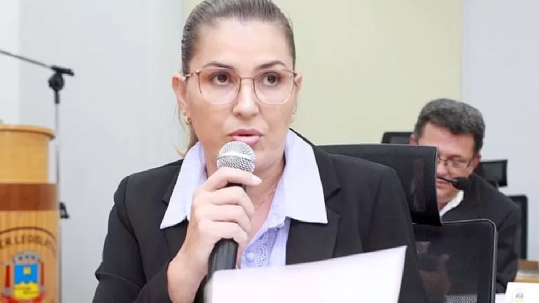 Vereadora cobra ações do município para construção de casas populares