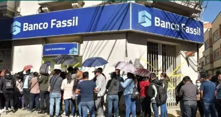 Você está visualizando atualmente Bolívia intervém no quarto maior banco do país por falta de liquidez