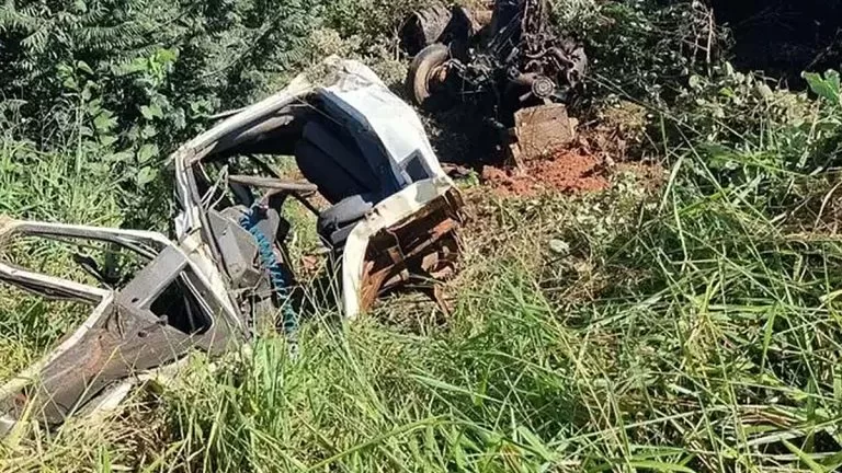 Acidente na Serra de Rio Negro resulta em morte de motorista de caminhão