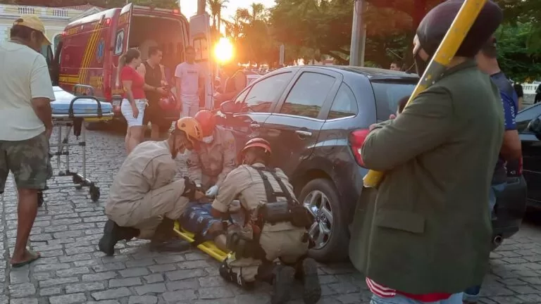 Equipe de Resgate do 3°GBM atende vítima de acidente de trânsito em Corumbá