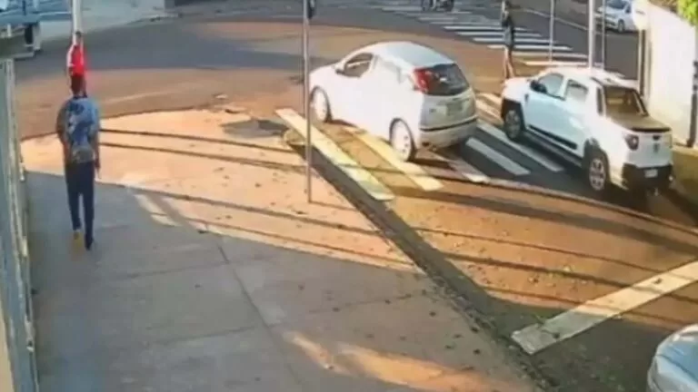 Homem é morto com tiros na cabeça em avenida movimentada de Campo Grande