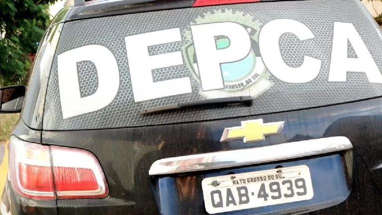 Mulher agride filho de 6 anos com pedaço de pau e pregos em Campo Grande