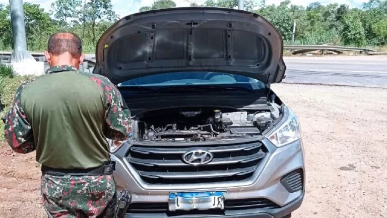 Polícia Militar Ambiental detém dupla com veículo alugado que seria vendido na Bolívia