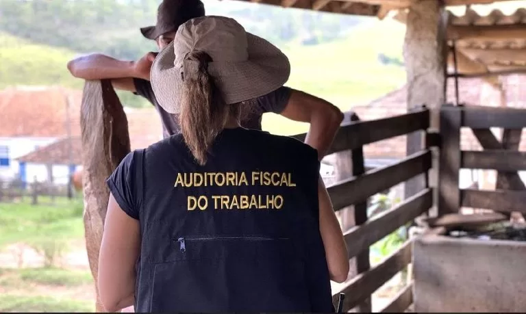 Mato Grosso do Sul aparece em 3º lugar na nova lista suja do trabalho escravo, com 25 empregadores incluídos, segundo o Ministério do Trabalho e Emprego.
