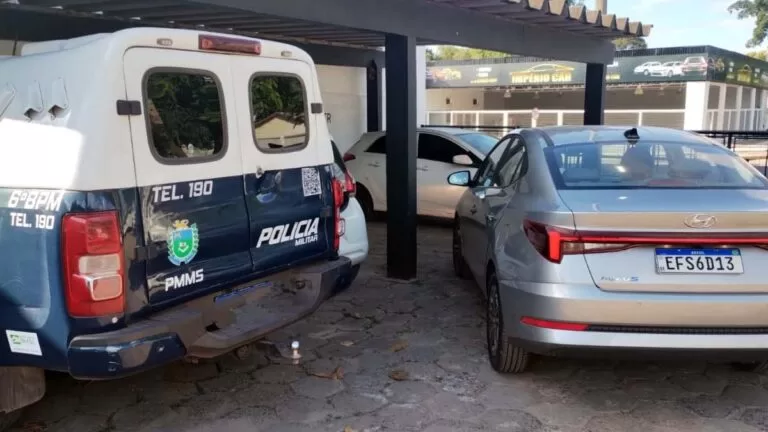 Durante abordagem PM recupera carro roubado que estava sendo levado para Bolívia