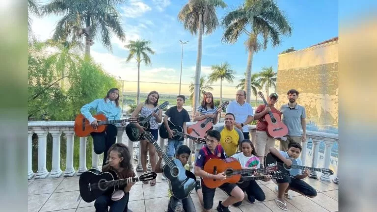 Dia Nacional da Adoção: Corumbá conta com 12 crianças em busca de um lar