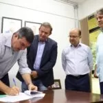 Governador assina contrato de gestão com a Casa Civil para fortalecer emendas e articulação política