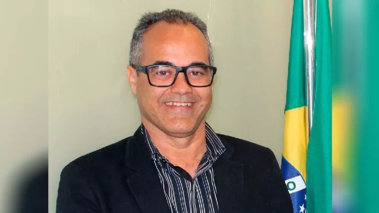 Prefeito de Ladário é acusado de assediar mulher e acaba agredido em festa do Dia das Mães