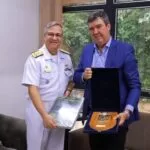 Chefe do Estado-Maior da Armada da Marinha visita o Governador Eduardo Riedel