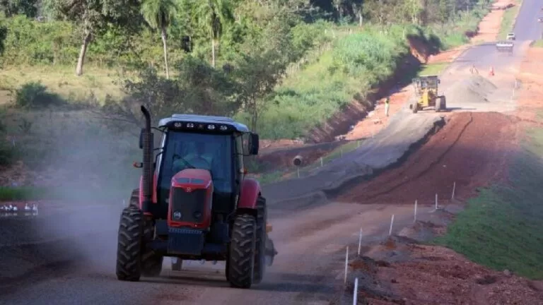 MS anuncia investimentos de R$ 1,2 bi para construção de 450 km de novas estradas