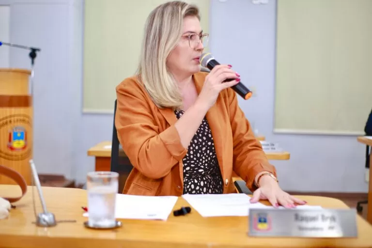 Vereadora busca informações sobre paralisação de obras no Jardim dos Estados