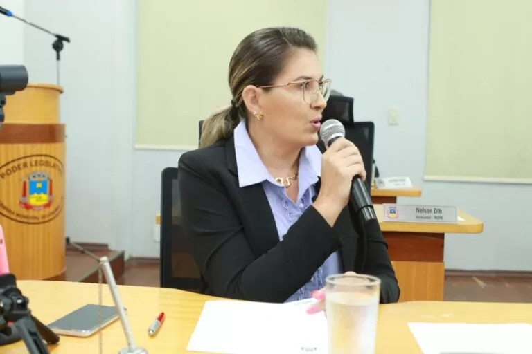 Vereadora questiona contrato de limpeza pública de quase R$ 16 milhões