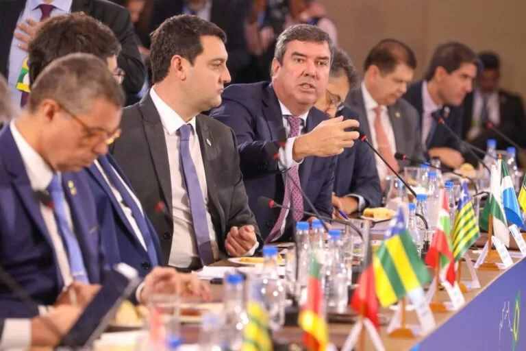 Governador de MS debate reforma tributária em Fórum e reivindica soluções para perdas financeiras