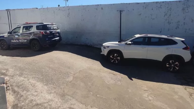 Casal é detido quando tentavam atravessar veículo alugado para Bolívia
