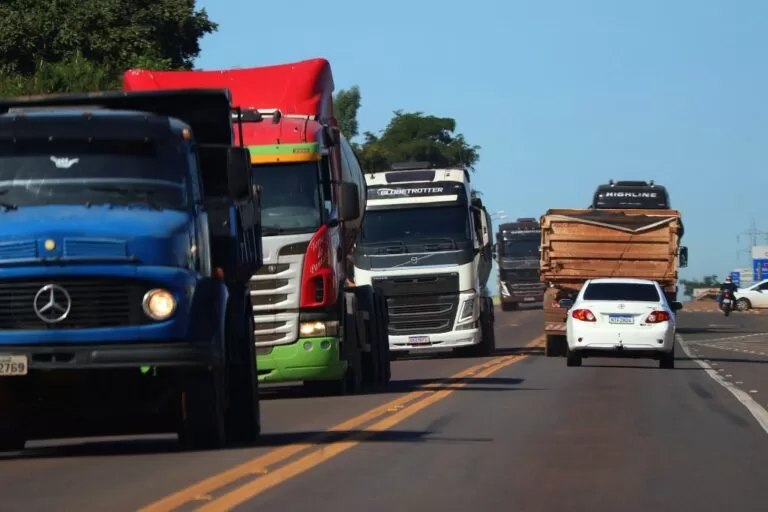 Setor empresarial aprova programa “Voucher Transportador” para resolver falta de motoristas