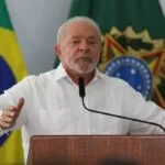 Lula anuncia política de reajuste do salário mínimo e isenção de IR