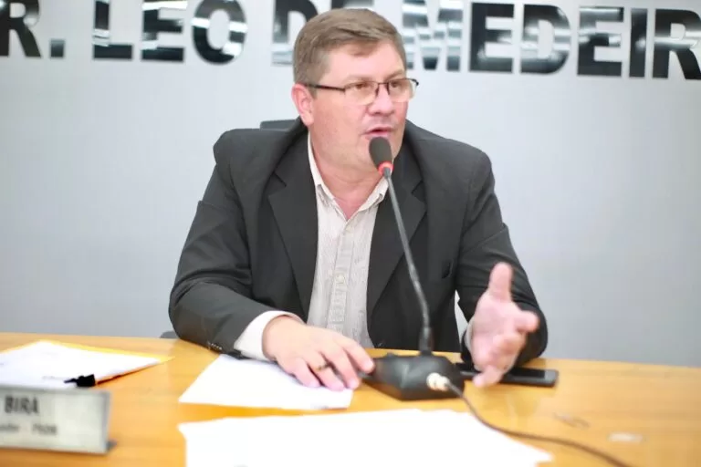 Vereador pede fechamento de valeta em cruzamento do Jardim Aeroporto