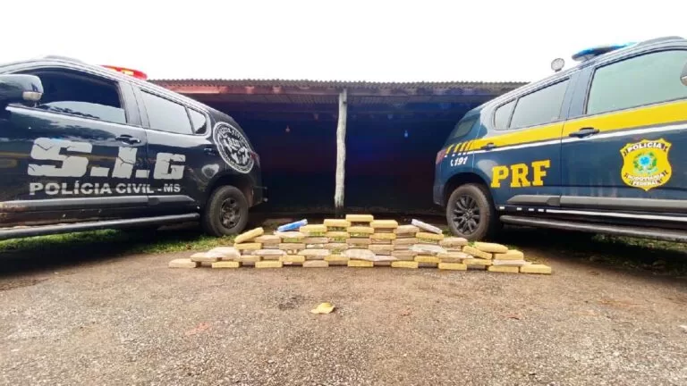 Polícia Civil e PRF apreende mais de 50 kg de drogas em camionete na BR-262