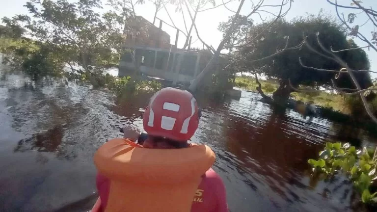 Buscas por homem desaparecido no rio Paraguai continuam