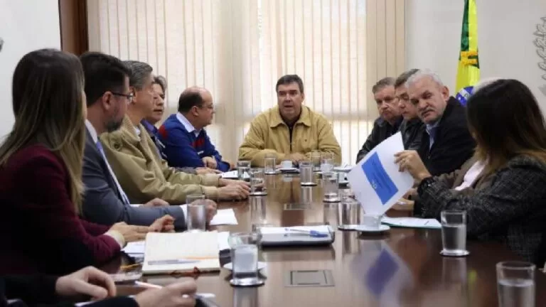 Governador busca soluções com bancada federal para minimizar impactos da reforma tributária no estado