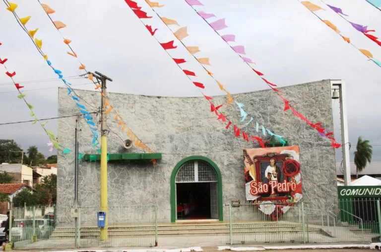 Com procissão, missas e tradicional peixe frito, comunidade celebra São Pedro nesta quinta-feira