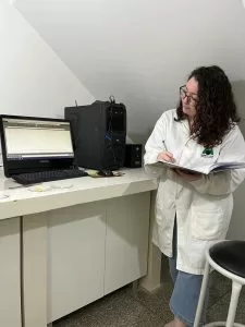 Professora Tarsila Marilia UEMS Navirai pesquisa Biomassa Fundect arquivo pessoal 225x300 1